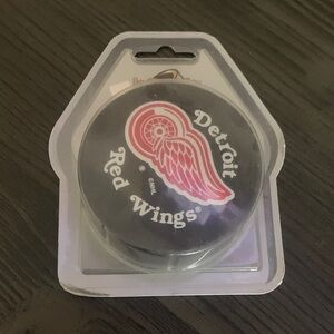 NHL Detroit Red Wings Black and Red Puck 25 giftable